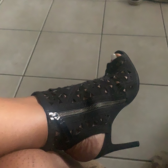 Carvela by Kurt Geiger- size open toe booties - Picture 3 of 3